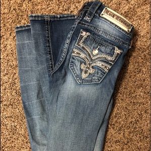 SOLD LOCALLY🚫Rock revivals🌟